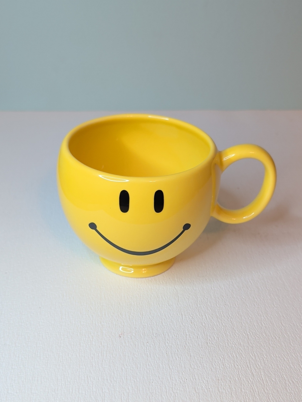Smiley Face Yellow Ceramic Mug - Cheerful Home Accent